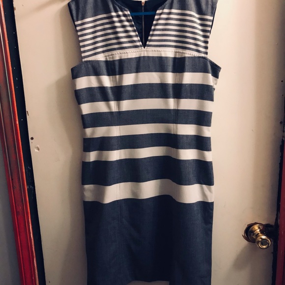 Sz 10, Professional dry clean only - Picture 7 of 7